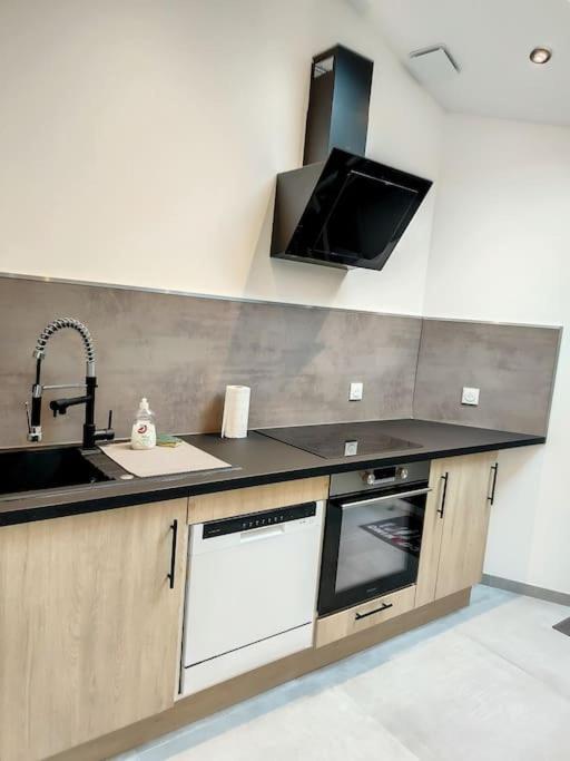 Holiday home Maison Proche Centre Clim Jardin Wifi 8 Personnes Amiens